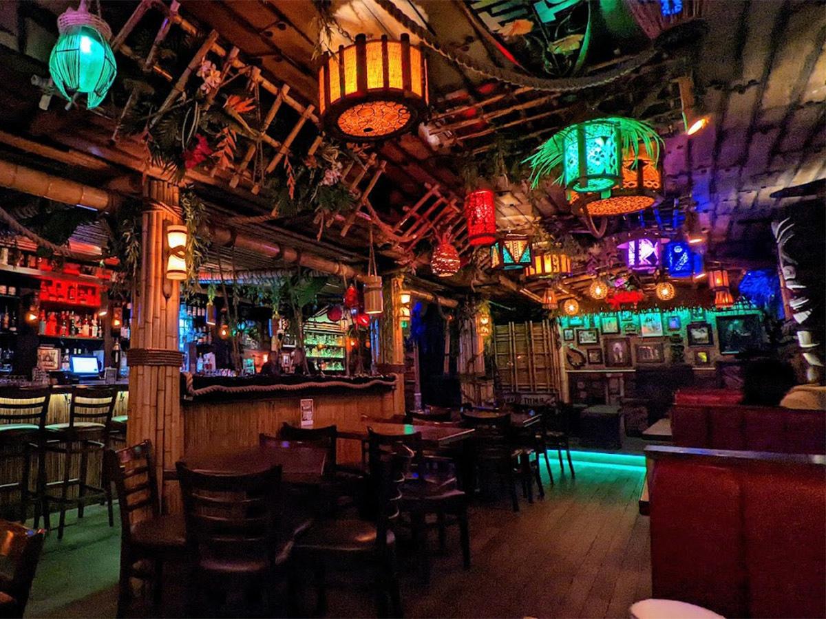 Tiki Bar: Tiki Tom's - Walnut Creek 