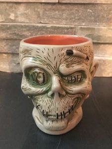 Trader Sam's Shrunken Zombie Head Mug Second Edition - 138152