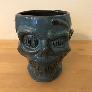Trader Sam's Shrunken Zombie Head Mug First Edition - 191667