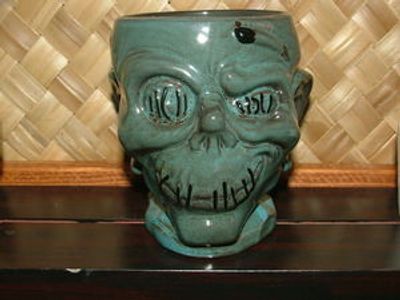 Trader Sam's Shrunken Zombie Head Mug First Edition - 100501