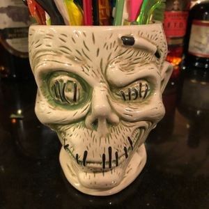Trader Sam's Shrunken Zombie Head Mug Second Edition - 166215