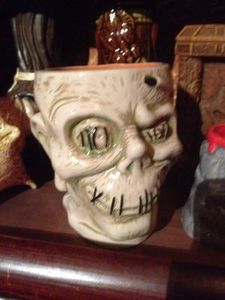 Trader Sam's Shrunken Zombie Head Mug Second Edition - 113299
