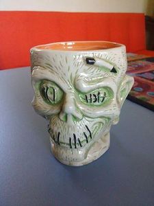 Trader Sam's Shrunken Zombie Head Mug Second Edition - 119230