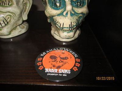 Trader Sam's Shrunken Zombie Head Mug Mahaloween Edition - 123538