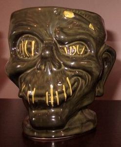 Trader Sam's Shrunken Zombie Head Mug Second Edition - 123541