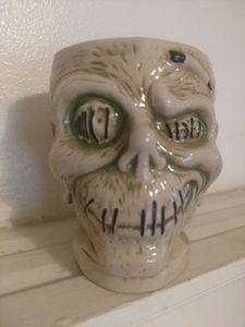 Trader Sam's Shrunken Zombie Head Mug Second Edition - 159302
