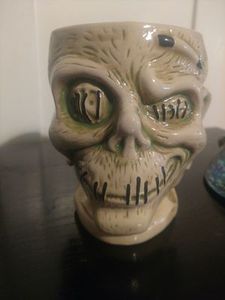 Trader Sam's Shrunken Zombie Head Mug Second Edition - 163123