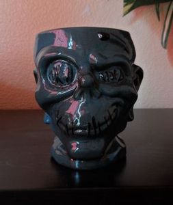 Trader Sam's Shrunken Zombie Head Mug First Edition - 93790