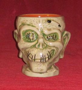 Trader Sam's Shrunken Zombie Head Mug Second Edition - 110482