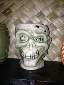 Trader Sam's Shrunken Zombie Head Mug Second Edition - 116336