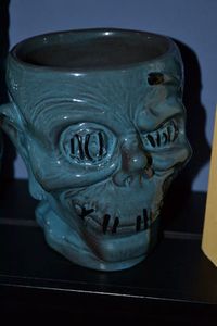 Trader Sam's Shrunken Zombie Head Mug First Edition - 97243