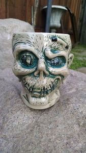 Trader Sam's Shrunken Zombie Head Mug Mahaloween Edition - 116039